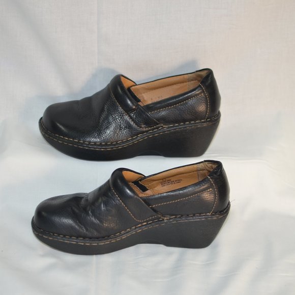 Born Leather Wedges, Black, Size 9 - Picture 3 of 5